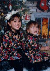 Sarah & Lisa's Christmas Photo, 1995. Filename: SALIXMAS.TIF